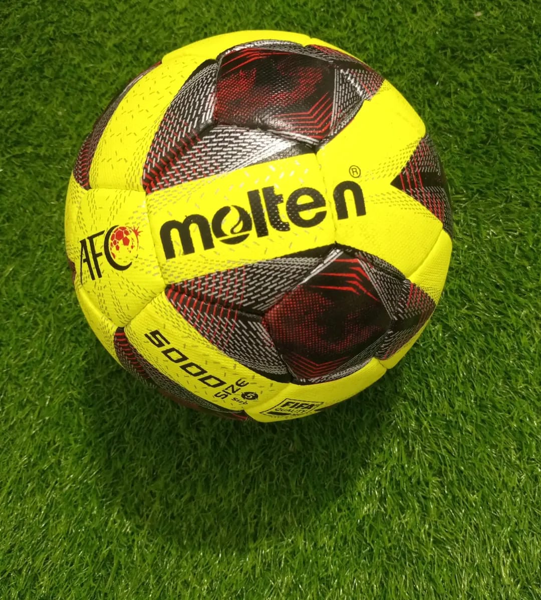 MOLTEN FOOTBALL MATCH BALL IN HIGH QUALITY